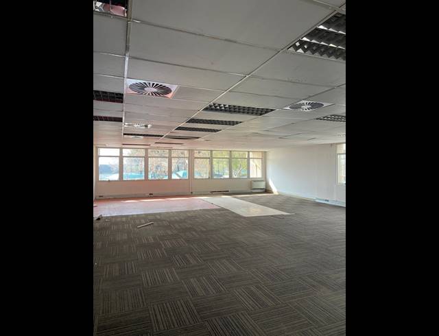 511M² OFFICE TO LET IN KELVIN